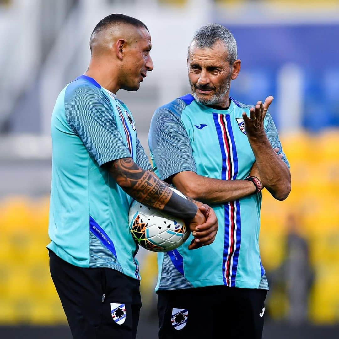 アンジェロ・パロンボのインスタグラム：「Col Maestro #danilo #ucsampdoria #forzasamp #coach #training #work #mister #ap17 #friends #passione #genova #bogliasco #foto」