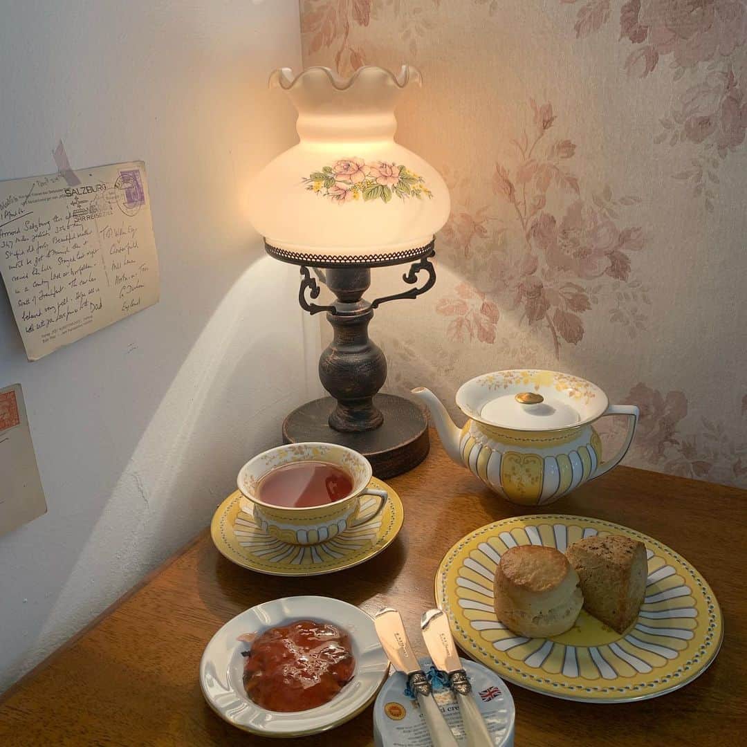 ミナ さんのインスタグラム写真 - (ミナ Instagram)「#민하투어_cafe  오랜만에 또 컵과 그릇, 소품 욕심이 뿜뿜✨」9月11日 20時16分 - blossomh_