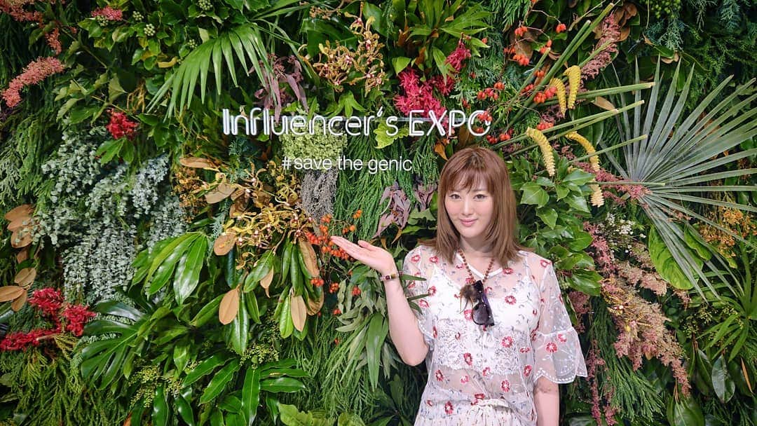 松浦麻里奈さんのインスタグラム写真 - (松浦麻里奈Instagram)「【インフルエンサー  エキスポ2019】  Influencer's EXPO2019  限定ご招待で、 アニヴェルセル表参道に行ってきたよ😊💕 . . ドレスコードは、サムシングホワイト！ 色んな企業のブースが沢山あり、 コスメ新商品を試したり、写真撮ったり 試飲、試食したりと 会場は賑やかに(๑¯ω¯๑)  まさか、着物も着れるなんて♥️ ウェディング、会場ブースもあったよ＼(^^)／ . . また、ちょこちょこインスタに ブースも載せていくね(๑•᎑•๑) @influencersexpo.jp  #インフルエンサー #インフルエンサーエキスポ #influencersexpo #ハーゲンダッツ #着物 #表参道 #京都 #red #influencer  #pr #コスメ #cosme #beauty #girl #friend #新商品 #ドレスコード #サムシングホワイト #kimono #event #summer #autumn #fashion #savethegenic」9月11日 20時29分 - ay114.831m