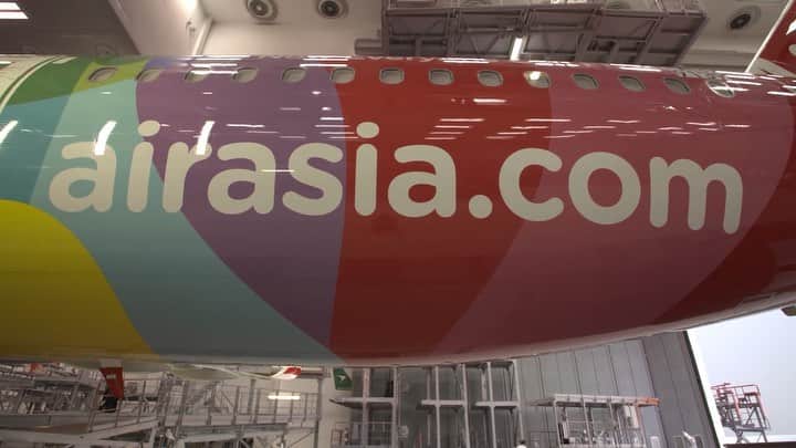 のインスタグラム：「Our brand new #A321neo is ready to fly you soon! Are you excited? 😍  Here are some highlights inside the @airbus paint shop!  #AirAsia #FlyTheWorldChampion」
