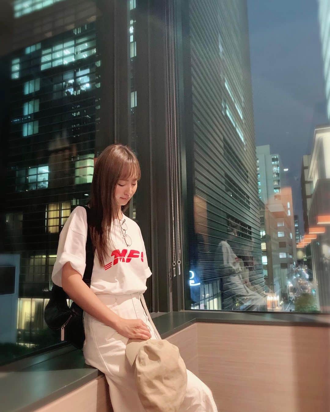 西村笑花さんのインスタグラム写真 - (西村笑花Instagram)「🍿 ・ ・ 大きめのLサイズをゆるっと着るのが好き🥰❣️ #freaksstore #mfcstore #mfc_store #tshirt #ootd #tシャツコーデ」9月11日 20時46分 - emika_nishimura