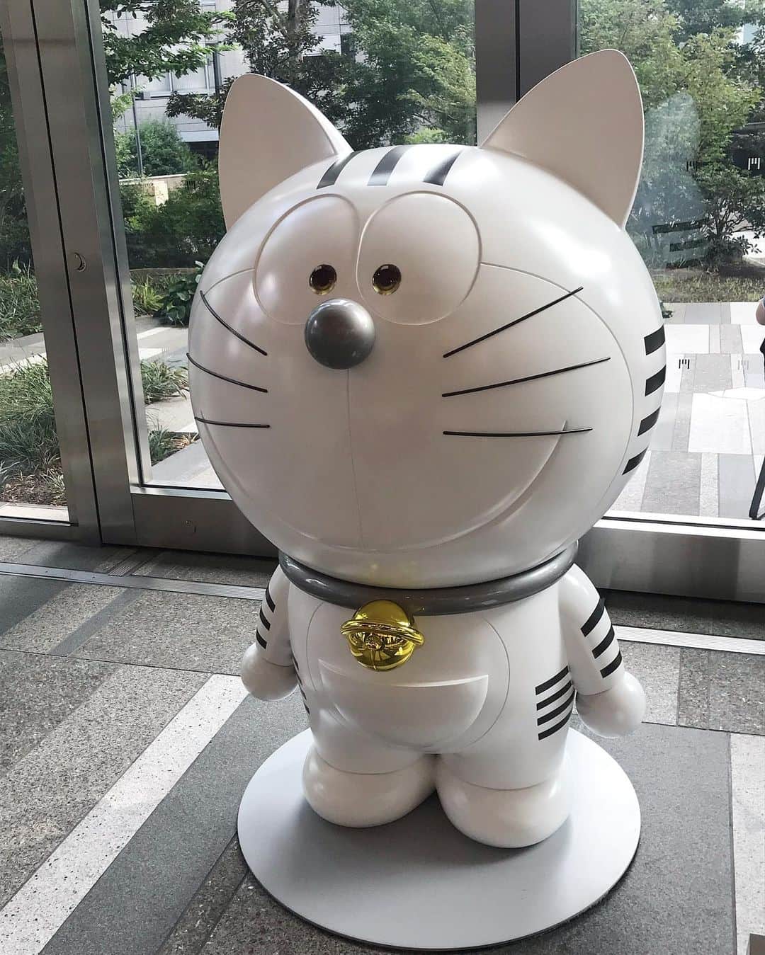 のインスタグラム：「トラのもん🐯💙 . #ドラえもん #トラのもん #虎ノ門 #虎ノ門ヒルズ」