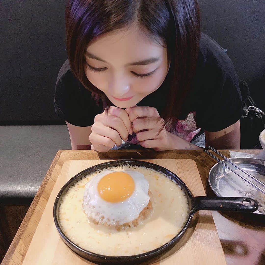 のインスタグラム：「最近インスタ更新してなかった。笑﻿ ﻿ お仕事からのレッスン2つ終わってお家帰ってきた〜﻿ 今日も楽しかったな🙆‍♀️❤️﻿ ﻿ 最近写真がなくて、写真は今日のじゃないの。笑﻿ お腹すいたな〜 みんなはもうご飯食べた？🤔」