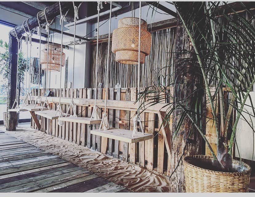 Jura Furnitureのグルメインスタ