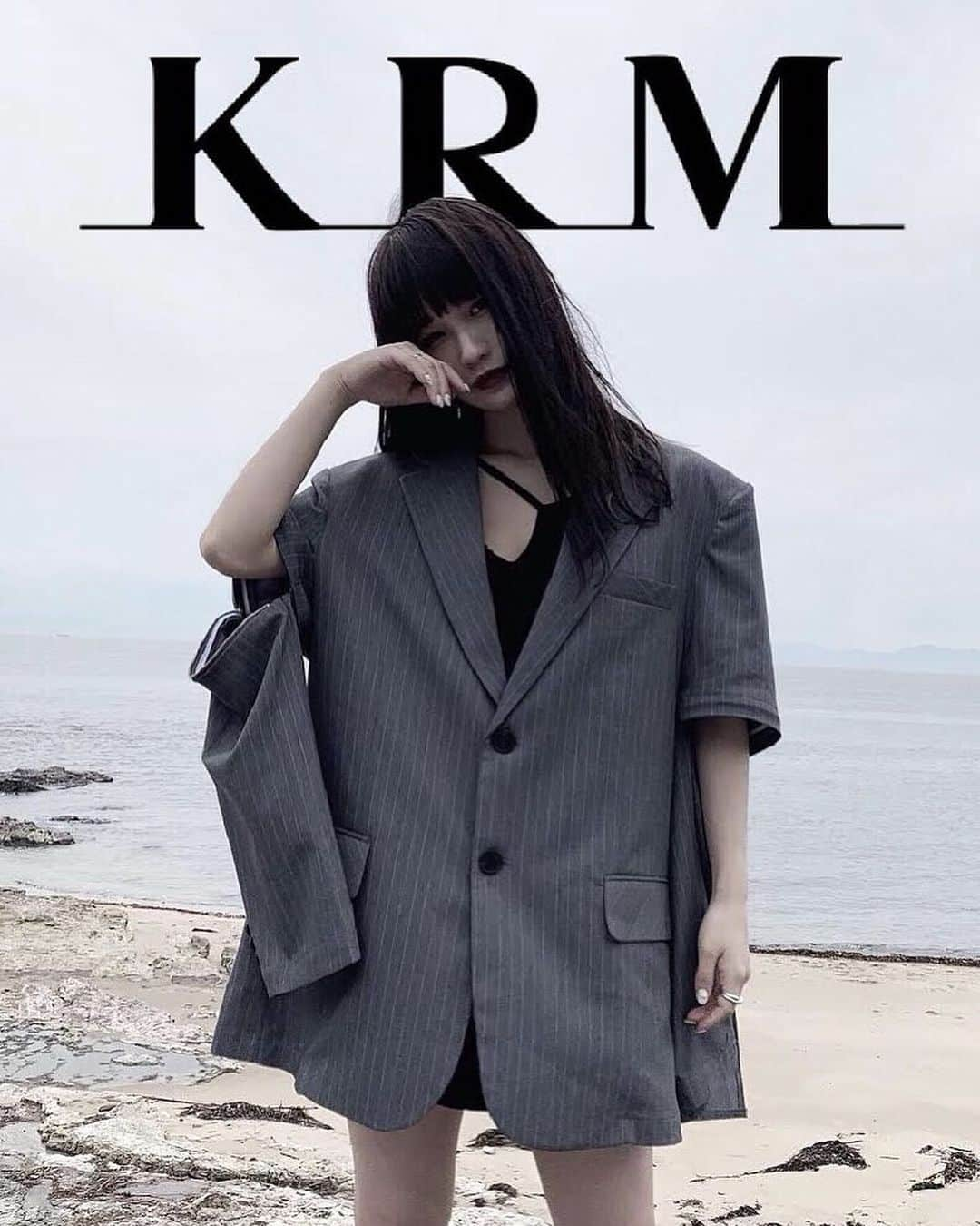 中村くるみさんのインスタグラム写真 - (中村くるみInstagram)「❤︎ ーkrm POPUP Scheduleー ❤︎ ． 9/17 10:00-21:00 (KURUMI 10:00-18:00) 18 10:00-21:00 (KURUMI 13:00-18:00) 19 10:00-21:00 (KURUMI 18:00-20:00) 20 10:00-21:00 (KURUMI 13:00-18:00) 21  10:00-21:00 (KURUMI 13:00-18:00) 22  10:00-20:00 (KURUMI 13:00-18:00) 23  10:00-20:00 (KURUMI 15:00-20:00) ． 西武渋谷の営業時間となります❤︎ (KURUMI ◯◯:◯◯)は私が店頭にいる時間です❤︎ 休憩で出ていることもありますのでご了承ください！ 基本的に毎日頑張って店頭にいますので是非❤︎ POPUP限定フライヤーもお配りします❤︎ ． ────────────────────── ． krm POPUP SHOP “SEIBU SHIBUYA”🗼 【Date】9/17〜23 【Time】 (mon~sat)AM10~PM9 (sun)AM10~PM8 【Place】SEIBU SHIBUYA  SEIBU SHIBUYA A館1F, 21-1, Udagawacho,  Shibuya Ku, Tokyo To, 150-0042, Japan 【Items】Accessory(販売)Silver Jewelry(販売/受注)Clothing(販売/受注)  渋谷西武限定ノベルティはKRMロゴトートバッグです❤︎ 商品ご購入のお客様初日から先着100名様にお配りいたします❤︎ ※無くなり次第終了となりますのでご了承ください。  素敵な空間にするので是非遊びにいらしてください❤︎ ． ────────────────────── #krmpopupSEIBUSHIBUYA」9月11日 21時11分 - __k_r_m__