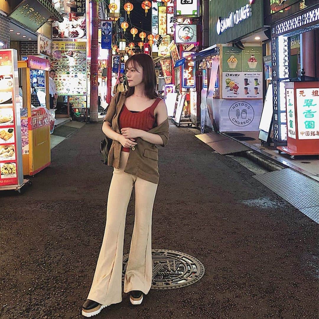 のインスタグラム：「🇨🇳🐼 #中華街#横浜#食べ歩き#秋カラー#リネン#コーデ#アクセサリー #ootd#code#instafashion#followｍe」