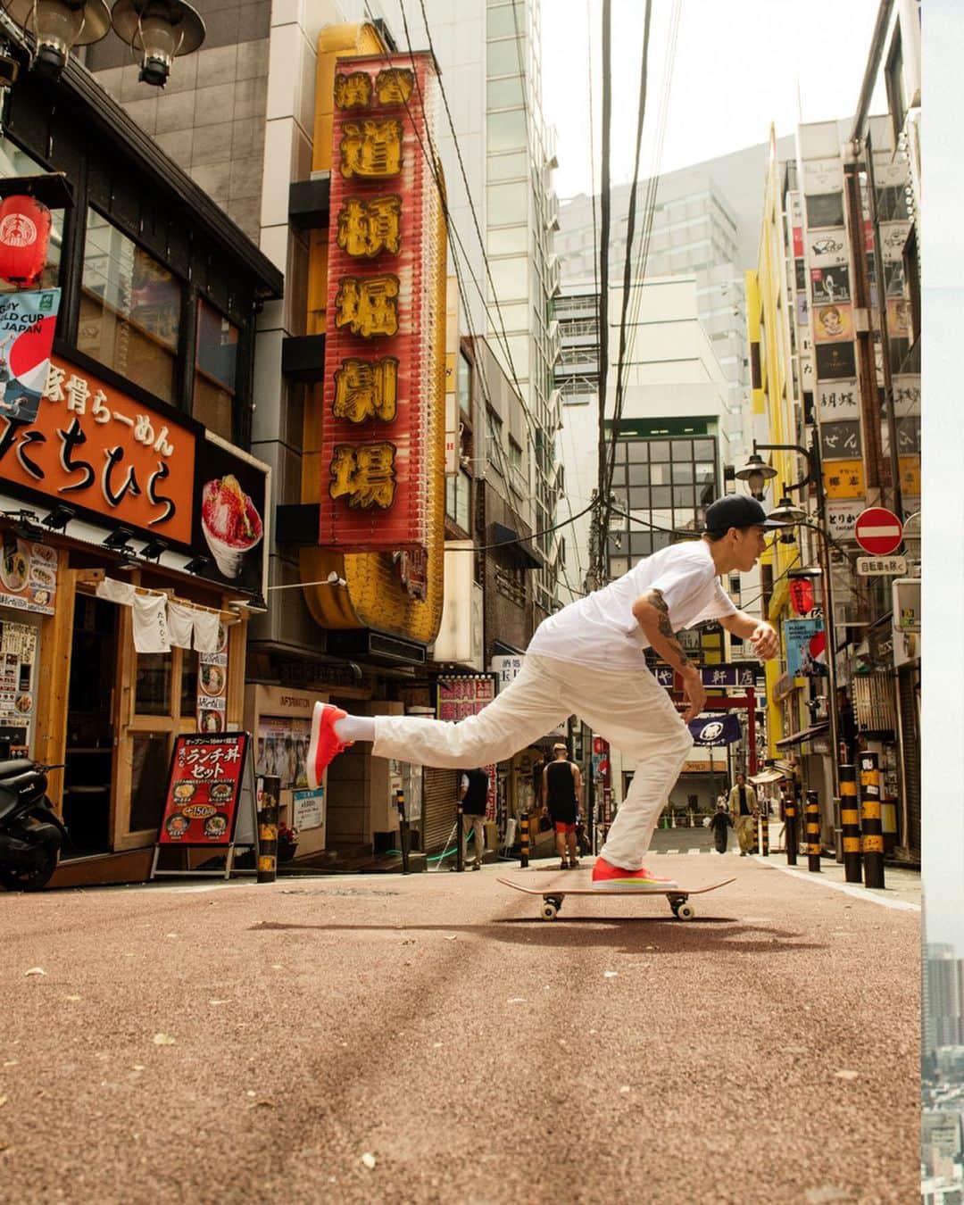 adidas Skateboardingのインスタグラム：「Tokyo Recall /// A week Far East with the team in Tokyo 🇯🇵 • #TokyoRecall #SkateCopa Classics • • Shibuya alleys • Silas blunts • Jake boosted up • Dan committing switch • Locals blessed with a Franky frontside flip • Shin composed • Brad going big overseas • Frankie bumping through a backside heelflip • Silas getting up and out • Dan with a proper kick • #adidasSkateboarding 📸 @andrewjamespeters」