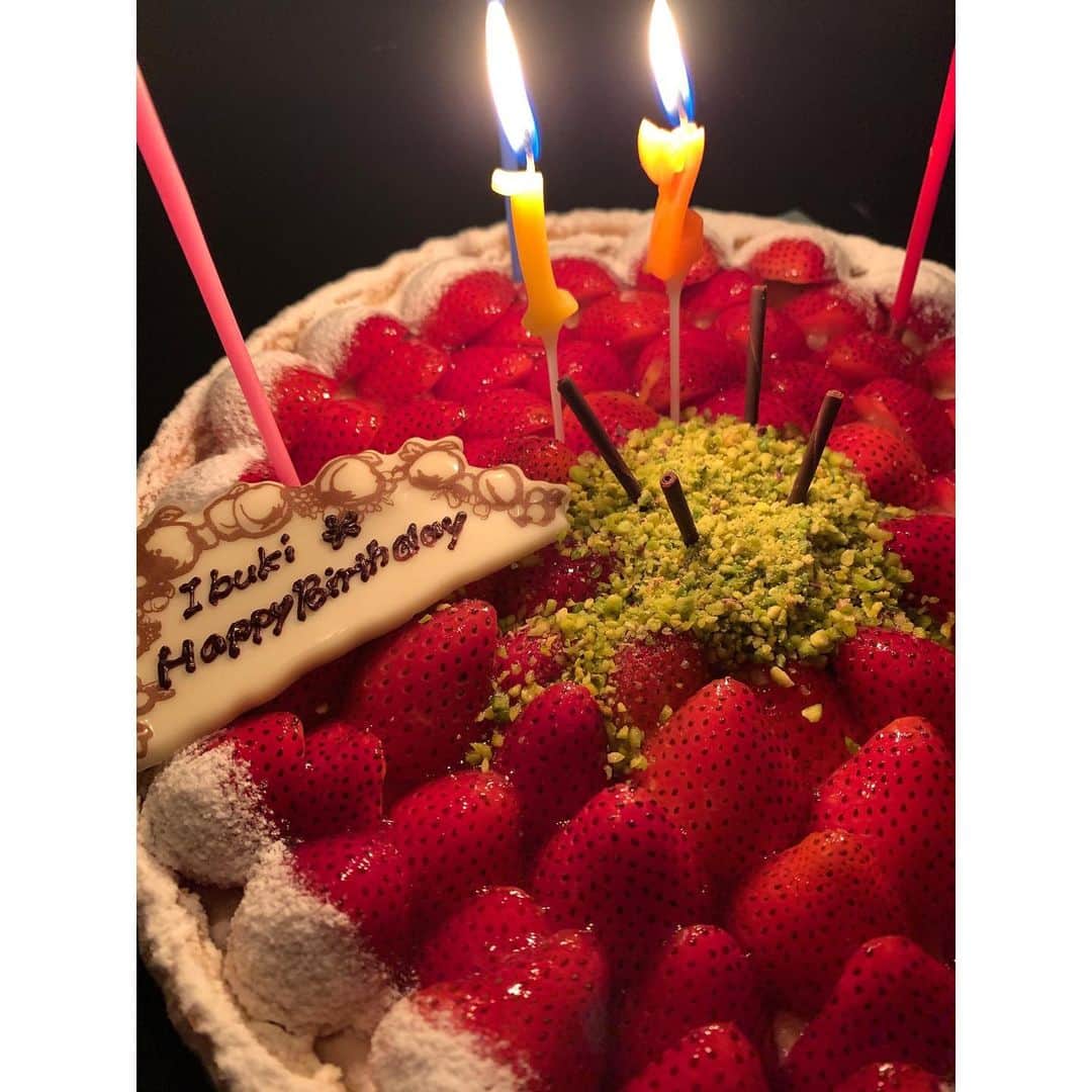 松本有理奈さんのインスタグラム写真 - (松本有理奈Instagram)「IBUKI HAPPY BIRTHDAY ♡ #9月11日#birthday」9月11日 22時08分 - yurina0714