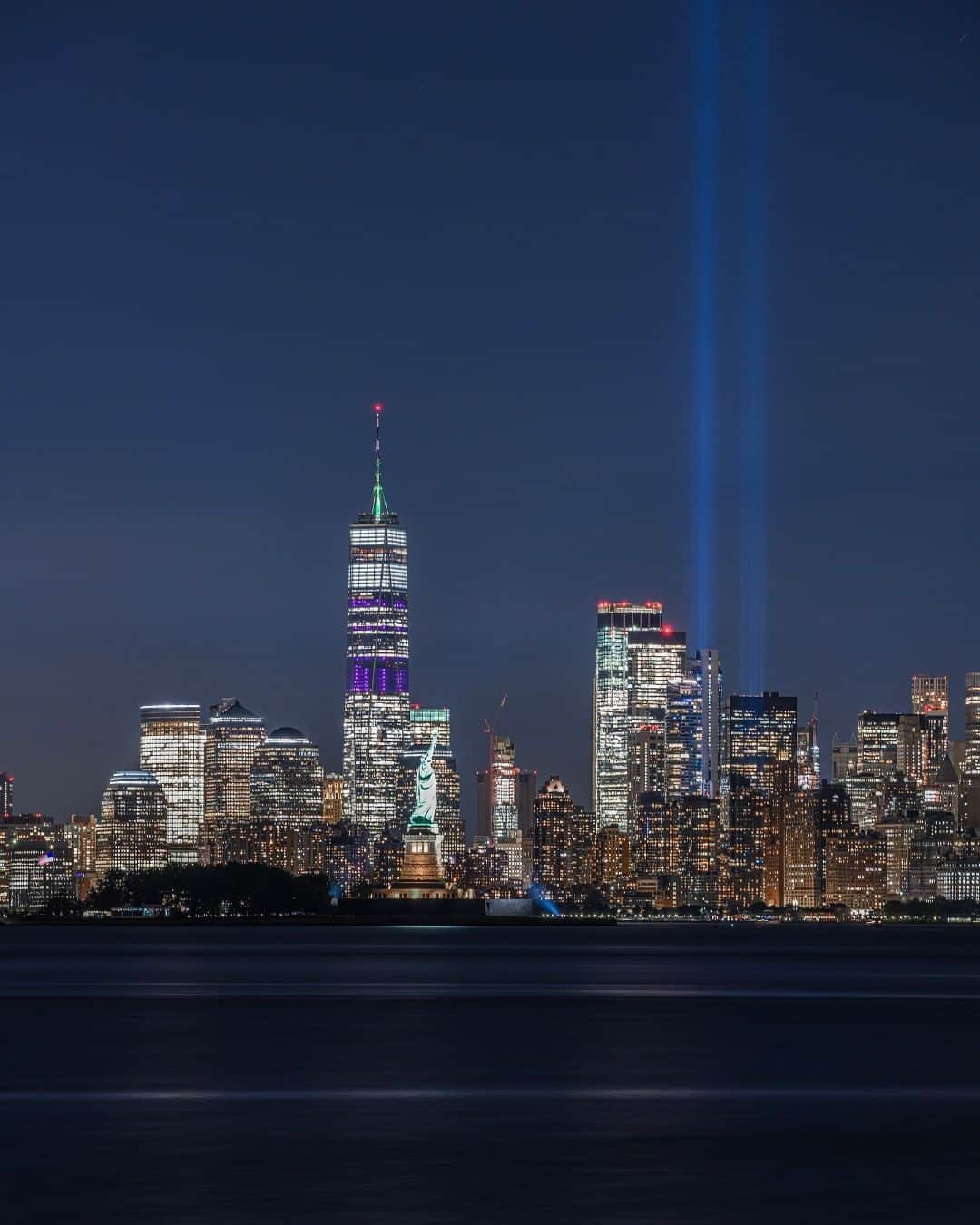 Sigma Corp Of America（シグマ）さんのインスタグラム写真 - (Sigma Corp Of America（シグマ）Instagram)「9/11 tribute lights over the World Trade Center taken by @jerseyportraits with the SIGMA 70-200mm F2.8 DG OS HSM Sports lens. . . . @sigmaphoto #sigmaphoto #sigma70200f28sports #september #neverforget #newyork #nyc」9月11日 22時10分 - sigmaphoto