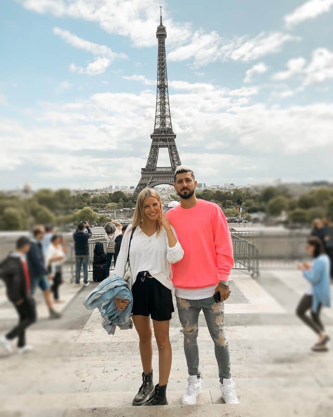アルバロ・バディージョのインスタグラム：「Paris 😍👫」