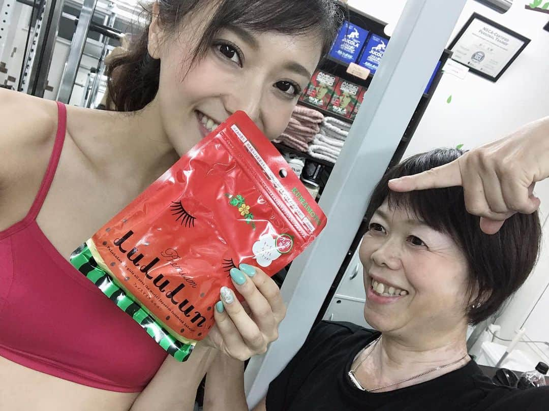 高橋麻美さんのインスタグラム写真 - (高橋麻美Instagram)「ジムの先生にLuLuLunもらった😍 癒されよっと♡るるるん♡  スイカ可愛い🍉  #lululun#facemask#sheet #beauty#face」9月11日 22時24分 - charmy421