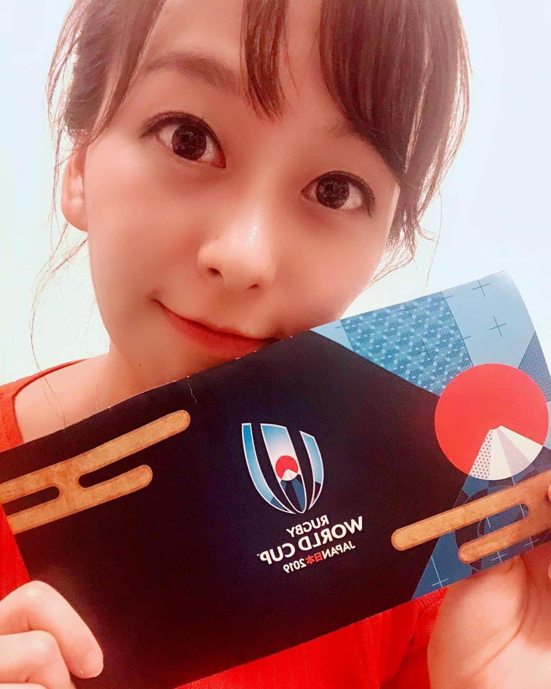 菊池良子さんのインスタグラム写真 - (菊池良子Instagram)「日本中が！世界中が！ラグビーで盛り上がる日がまもなく🏉  過去に #サントリーサンゴリアス と #東芝ブレイブルーパス の取材をしたことがありラグビーの迫力を感じるには生観戦が一番だと思いました☺︎ 開幕まであと9日！！！ 日本に来てくださる世界中の皆さんをおもてなし♡しましょう☺︎ 日本で開催されるラグビーの祭典を体感しましょう🏉  #ラグビー #ラグビーワールドカップ #ラグビーワールドカップ2019 #ラグビー女子 #ラガーマン #スポーツは生観戦 #スポーツ大好き #アナウンサー #フリーアナウンサー #rugby #rugbyworldcup  #announcer」9月11日 22時32分 - kikuryo627happy