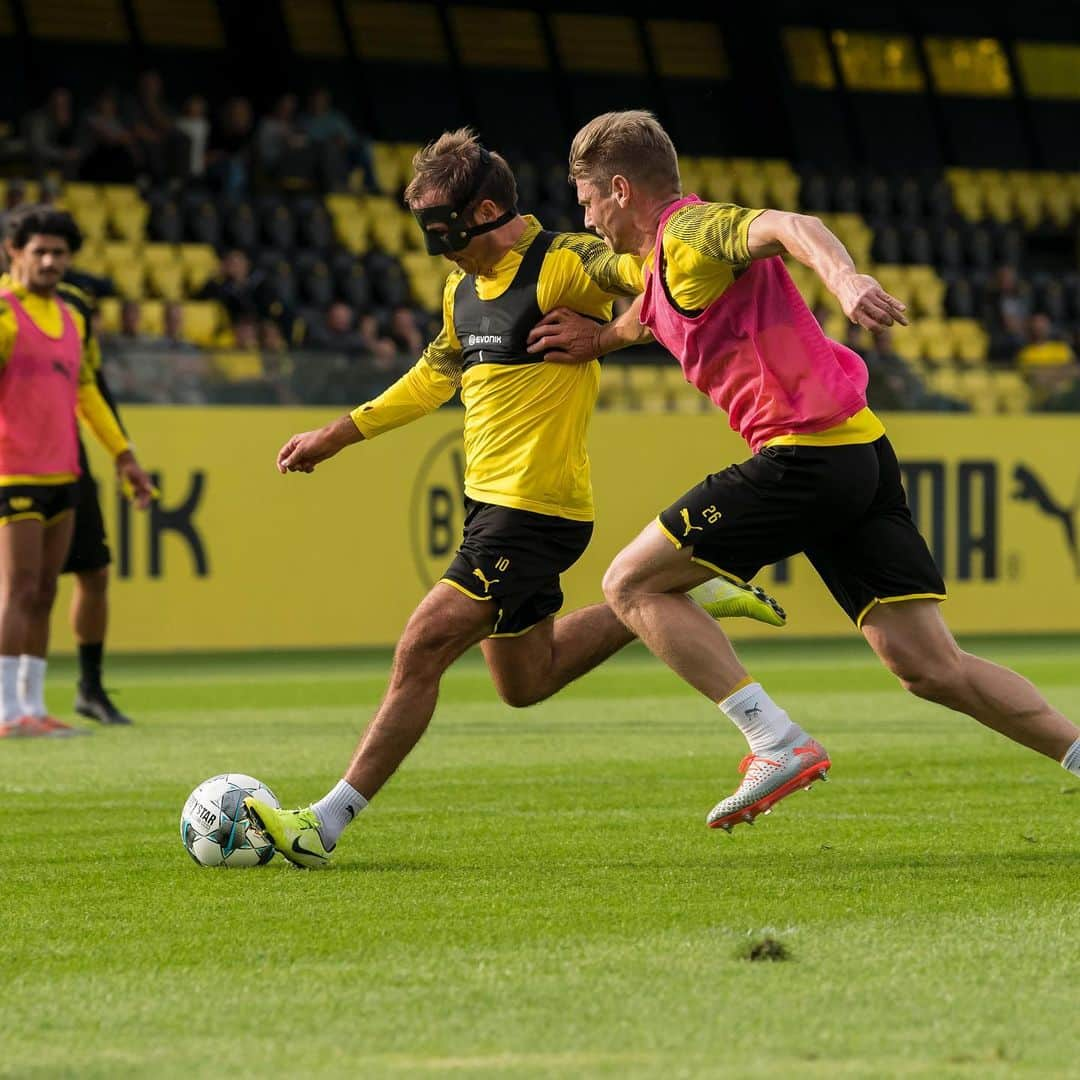 マリオ・ゲッツェさんのインスタグラム写真 - (マリオ・ゲッツェInstagram)「Training 🦸🏽‍♂️ @bvb09」9月11日 22時54分 - mariogotze