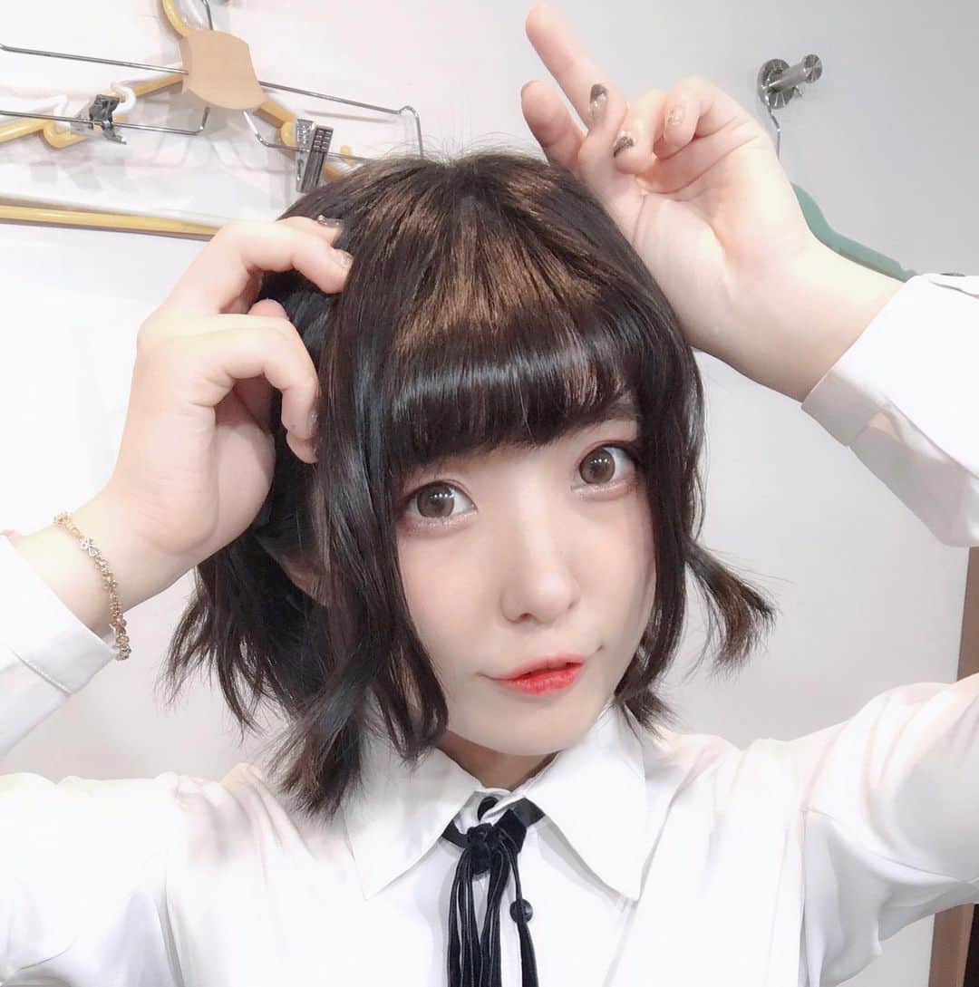 東雲れいかのインスタグラム：「インスタ頑張りたい（決意^ - ^🔥） んんん、、、 リリイベにお越しやすです！ 配信とか特典会でインスタで見てるよとか知ったよって教えてくれる事おおくなってきて嬉しいからもっと頑張ろうと思ったです^ - ^！ . . .  次は 13日 #オルガン坂生徒会 さん出演後 #hmv池袋エソラ店 さんで #リリイベ  14日はファンミ 15日は恵比寿クレアート （こちら特に来てほしい！！） 17日は #hmv渋谷店 さん 21日は恵比寿クレアートさん  ヴィレヴァン渋谷店さん ほとんど #観覧無料 なので、ぜひとも気軽にホイホーイッて見にきてくださいね^ - ^ . . . #nail #ウルフカット #cliomakeup #hairmake」