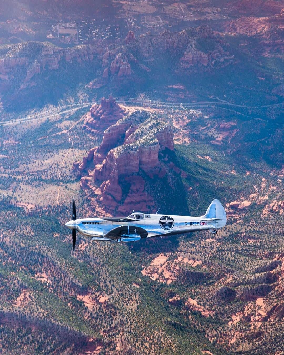 IWCさんのインスタグラム写真 - (IWCInstagram)「@thesilverspitfire flying over the #GrandCanyon two weeks ago. 📷 by @stampproductions」9月11日 23時00分 - iwcwatches