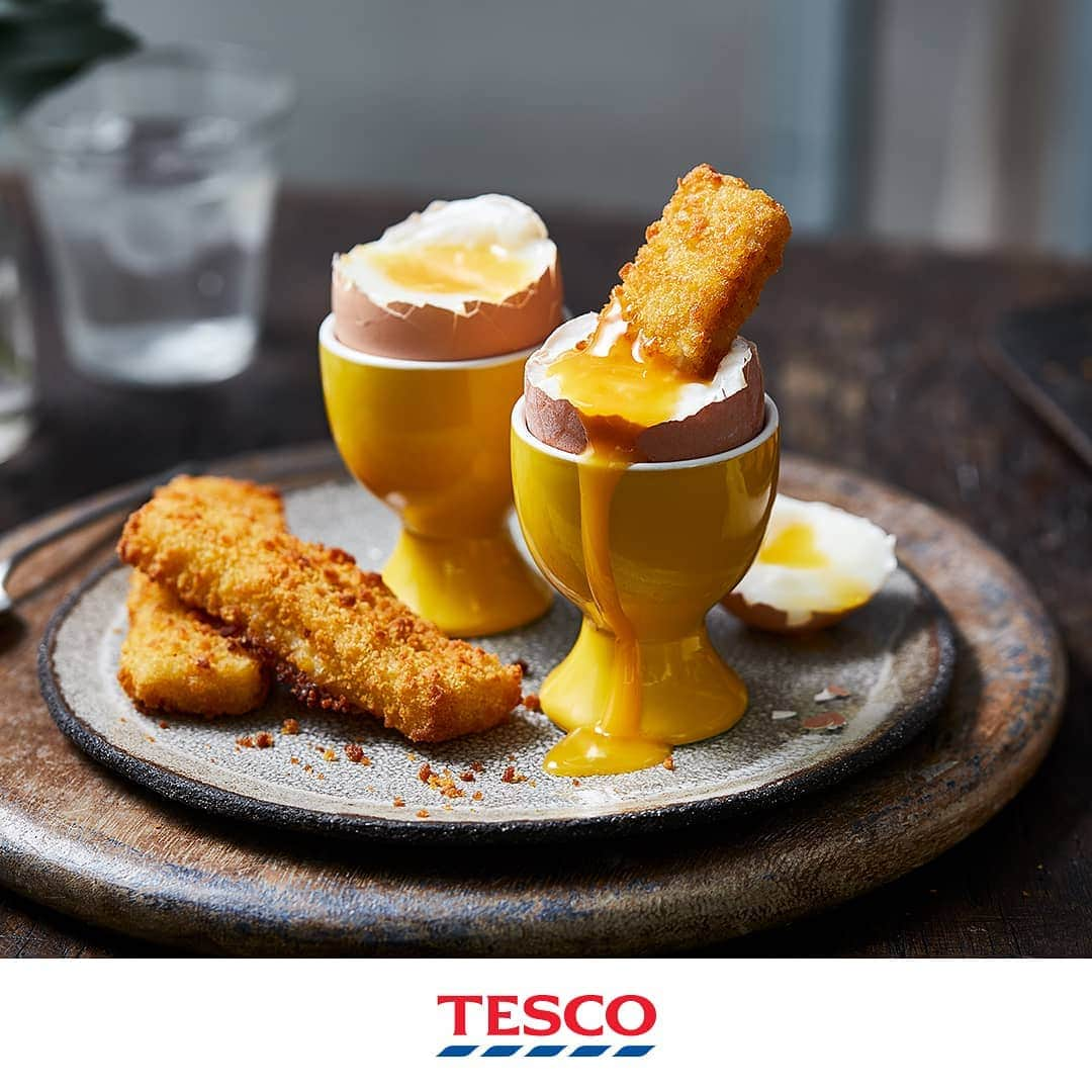 Tesco Food Officialさんのインスタグラム写真 - (Tesco Food OfficialInstagram)「You never stop loving fish fingers, do you?  To celebrate 100 years of value, Birdseye 10 packs are now on offer for just £1 - so check out these 3 deliciously indulgent ways to remember just how much they mean to you. Search 3-ways with fish fingers on Tesco Real Food (link in bio). #Tesco100Years」9月11日 23時04分 - tescofood