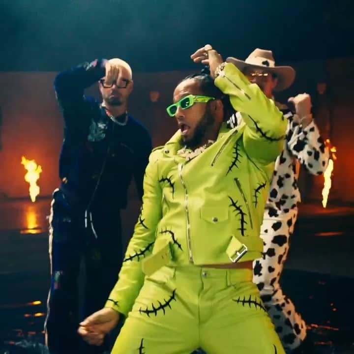メジャー・レーザーのインスタグラム：「QUE CALOR OUT NOW 🥵 @jbalvin @elalfaeljefe」