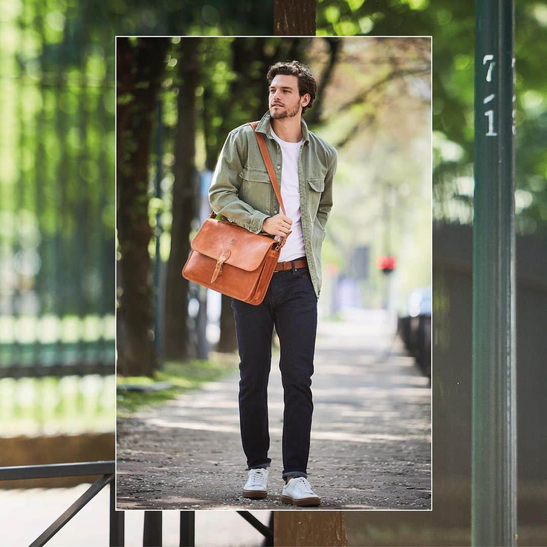 イルビゾンテのインスタグラム：「Find your perfect Gentleman’s Briefcase! ☆ #ILBISONTE」