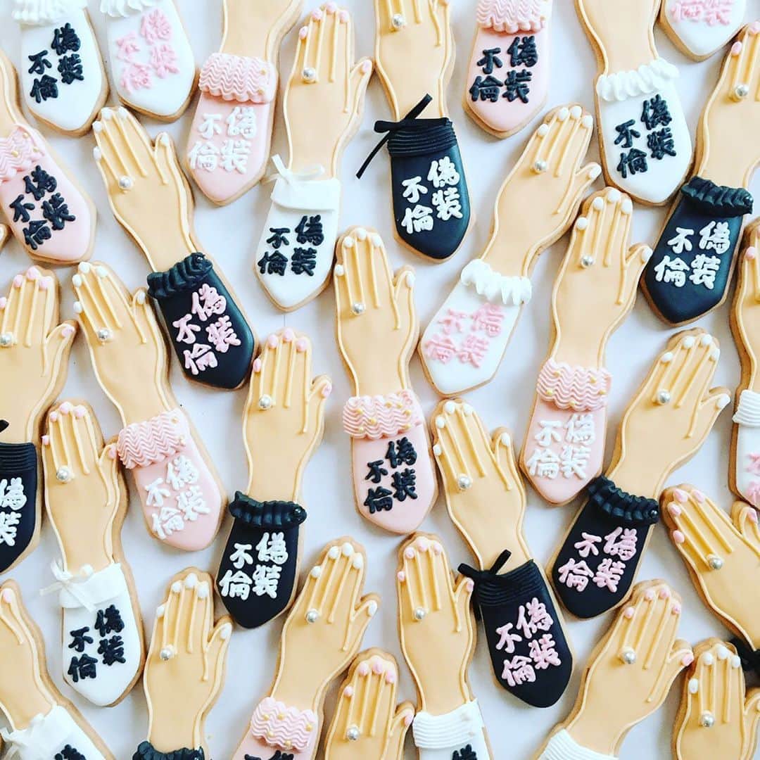 MEGUMIさんのインスタグラム写真 - (MEGUMIInstagram)「三ヶ月ご覧頂きありがとうございました。  Lovery Cookies made  @ai_okada_ ❤️ #偽装不倫」9月12日 0時11分 - megumi1818