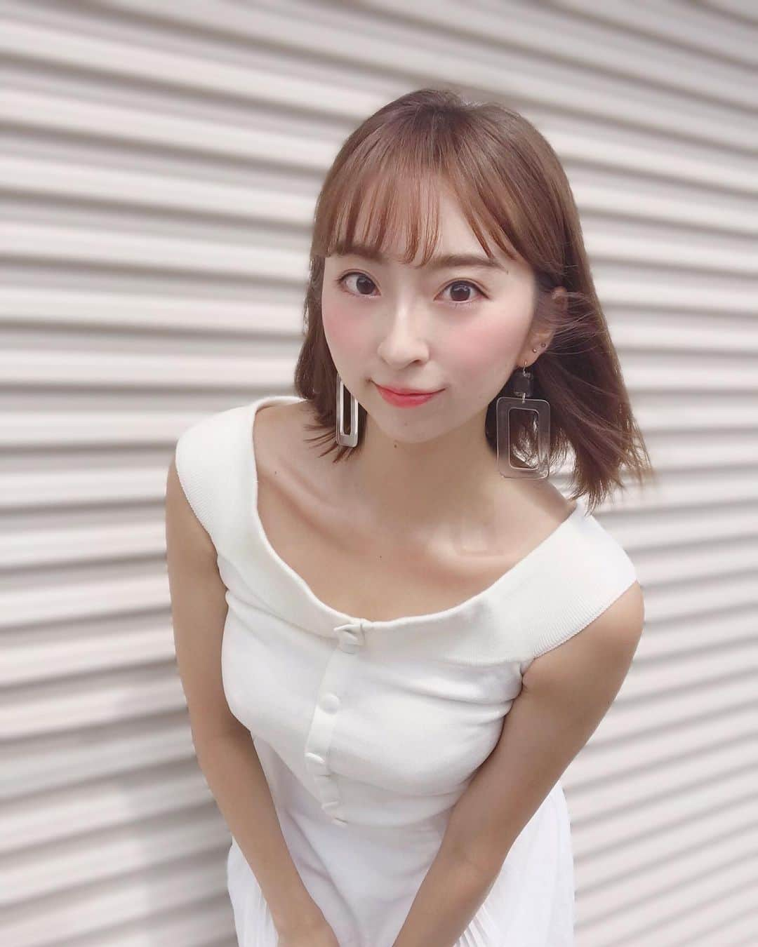 緒方咲さんのインスタグラム写真 - (緒方咲Instagram)「🐇💕 . #コーデ #white #ootd #love #girl #今日のコーデ #韓国ファッション #韓国 #韓国通販 #오오티디 #옷스타그램 #아웃핏 #코디 #코디스타그램  #japanesegirl #インスタグラビア #緒方咲 #グラドル摩天楼 #fashion #setup #collection #instalove」9月12日 0時11分 - chaaansaki