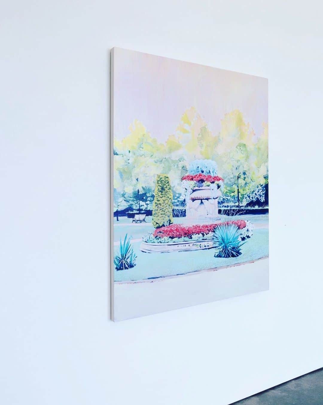 Robert Bingamanのインスタグラム：「One of the more odd paintings I ever made. Thinking of doing another one for the bedroom.」
