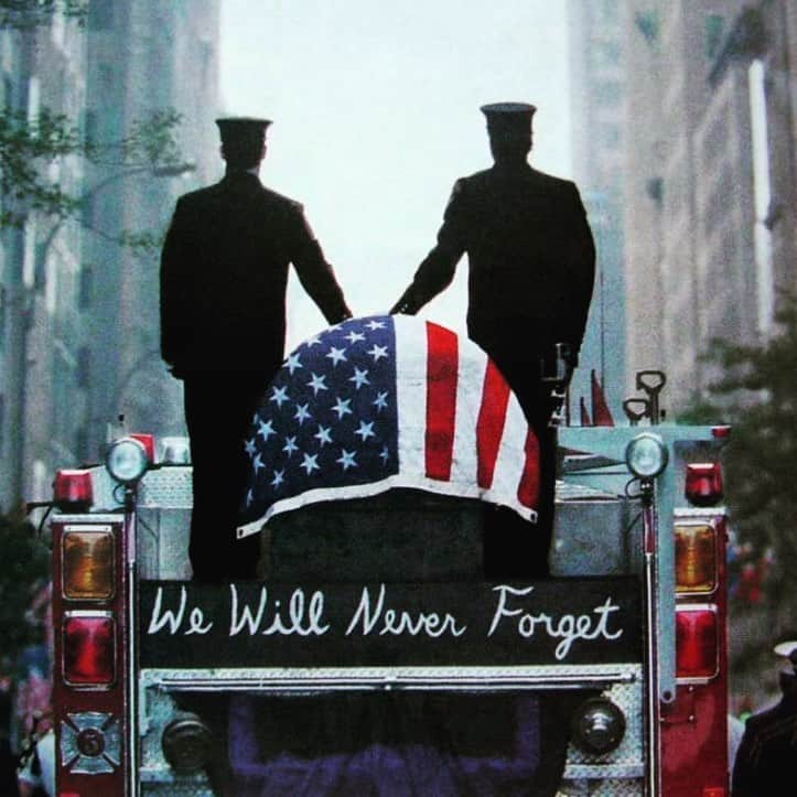 エリザベス・パーキンスさんのインスタグラム写真 - (エリザベス・パーキンスInstagram)「Let's all observe a moment of silence in memory of the brave FDNY, NYPD and all the emergency responders who risked their lives on 9-11. To those who made the ultimate sacrifice, we are eternally grateful. @fdny @nypd #WeWillNeverForget」9月12日 0時55分 - elizabethperkins