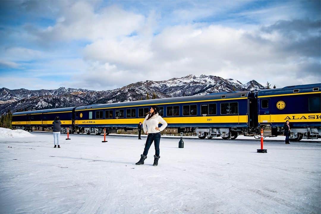 リサ・アンさんのインスタグラム写真 - (リサ・アンInstagram)「The stop at Mt Denali on the Alaska Railroad was incredible! I am lovin going through photos from this trip! #Alaska #thingsididintheoffseason」9月12日 0時56分 - thereallisaann