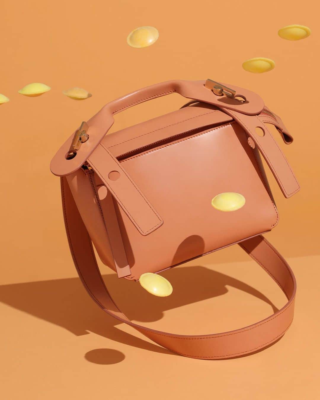 Sophie Hulmeのインスタグラム：「Sweet as can be. The Bolt, our eye-catching everyday classic. Yum!」