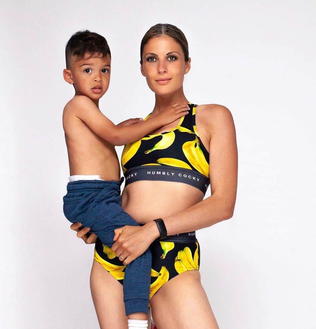 タイラ・バンクスさんのインスタグラム写真 - (タイラ・バンクスInstagram)「My #ANTM babies continue to make me proud. And THIS Cycle 2 baby has a beautiful baby boy and business. She’s a badass entrepreneur and is working relentlessly to make an impact on how you look when you’re working out or just chillin’ and going out. @sararaceytabrizi, Mama TyTy has been watching you, lady, and I know @athleteist is gonna continue to soar!」9月12日 1時37分 - tyrabanks