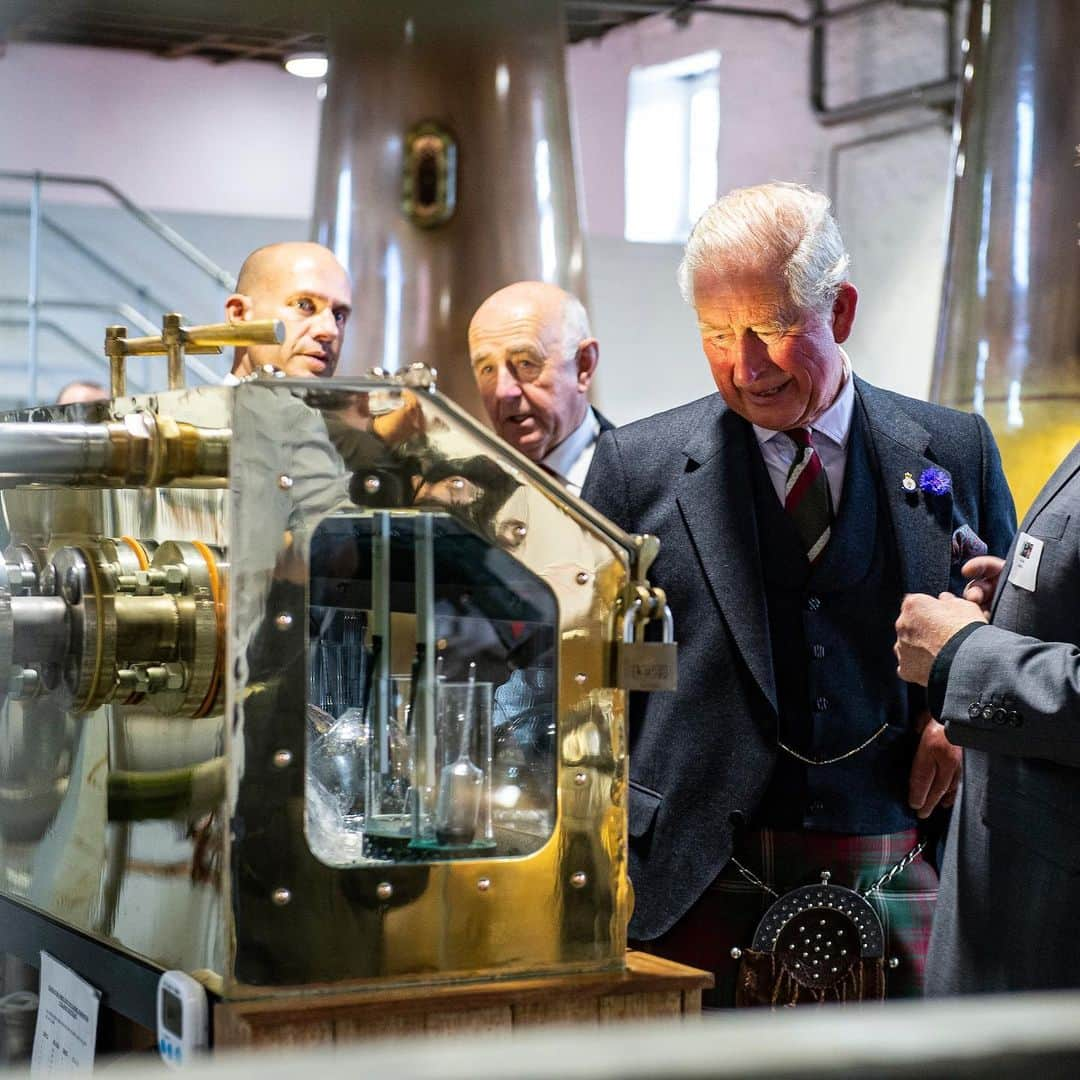 クラレンス邸さんのインスタグラム写真 - (クラレンス邸Instagram)「Today, The Duke and Duchess of Rothesay carried out engagements in Dumfries and Galloway.  At the Bladnoch Distillery, The Duke toured the production area and Their Royal Highnesses tasted some whisky, before officially opening the new visitor centre.  The Duke and Duchess later attended the ‘Garlieston Secret War’ exhibition, which tells the story of the coastal town’s important role in D-Day preparations in 1944.  To end the day, The Duchess visited Moat Brae House and Gardens, which is thought to be the inspiration for J. M. Barrie’s ‘Peter Pan’. See our story for more. 📸 Clarence House / PA」9月12日 1時37分 - clarencehouse