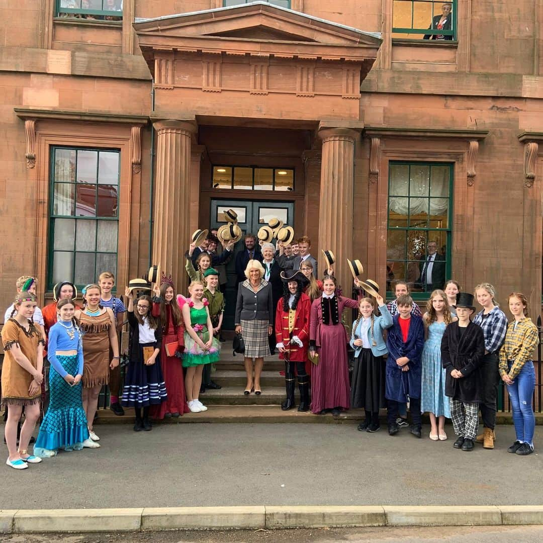 クラレンス邸さんのインスタグラム写真 - (クラレンス邸Instagram)「Today, The Duke and Duchess of Rothesay carried out engagements in Dumfries and Galloway.  At the Bladnoch Distillery, The Duke toured the production area and Their Royal Highnesses tasted some whisky, before officially opening the new visitor centre.  The Duke and Duchess later attended the ‘Garlieston Secret War’ exhibition, which tells the story of the coastal town’s important role in D-Day preparations in 1944.  To end the day, The Duchess visited Moat Brae House and Gardens, which is thought to be the inspiration for J. M. Barrie’s ‘Peter Pan’. See our story for more. 📸 Clarence House / PA」9月12日 1時37分 - clarencehouse