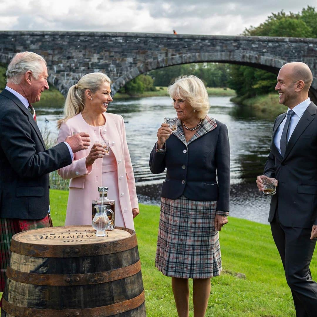 クラレンス邸さんのインスタグラム写真 - (クラレンス邸Instagram)「Today, The Duke and Duchess of Rothesay carried out engagements in Dumfries and Galloway.  At the Bladnoch Distillery, The Duke toured the production area and Their Royal Highnesses tasted some whisky, before officially opening the new visitor centre.  The Duke and Duchess later attended the ‘Garlieston Secret War’ exhibition, which tells the story of the coastal town’s important role in D-Day preparations in 1944.  To end the day, The Duchess visited Moat Brae House and Gardens, which is thought to be the inspiration for J. M. Barrie’s ‘Peter Pan’. See our story for more. 📸 Clarence House / PA」9月12日 1時37分 - clarencehouse