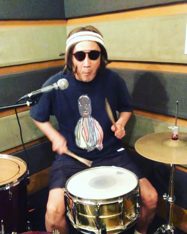 おたこぷーのインスタグラム：「ドラム漫談 #44 天草弁講座 #ドラム #お笑い芸人 #天草 #熊本 #福岡 #世田谷区 #あいみょん#ブギダウンプロダクションズ」