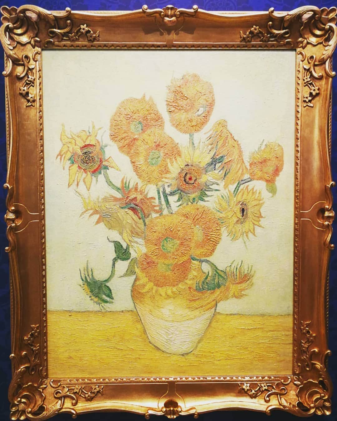 林智美 さんのインスタグラム写真 - (林智美 Instagram)「大塚国際美術館その② ゴッホの7つの｢ひまわり｣🌻 * #大塚国際美術館 #徳島 #バス旅 #日帰り旅行 #美術館 #art #artmuseum #陶板画 #ゴッホ #ひまわり」9月12日 11時14分 - h_tomomi_i