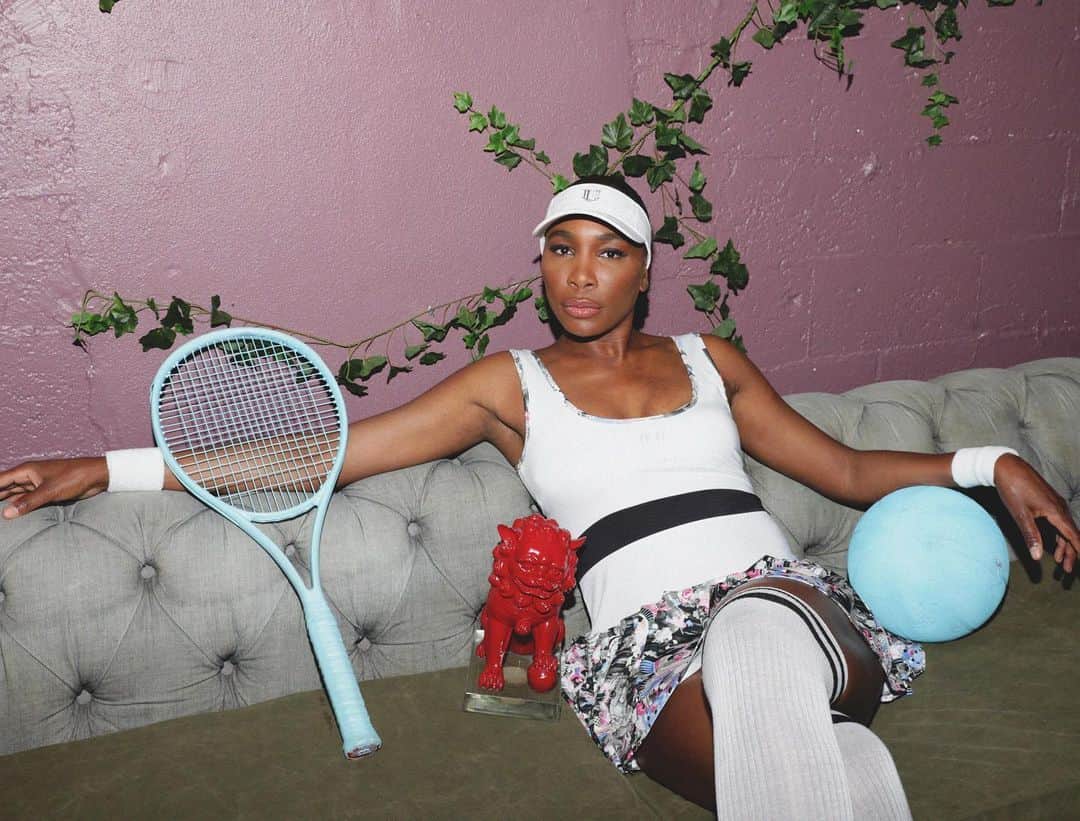ビーナス・ウィリアムズさんのインスタグラム写真 - (ビーナス・ウィリアムズInstagram)「Tennis, anyone? ❤️」9月12日 11時46分 - venuswilliams