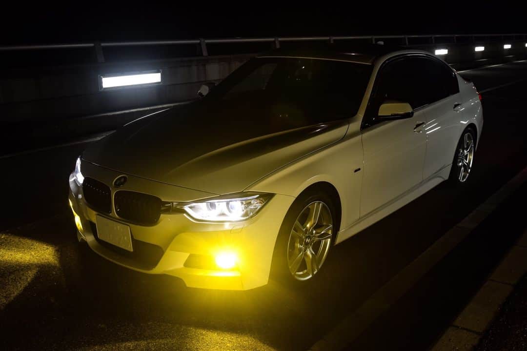 fcl.(エフシーエル)さんのインスタグラム写真 - (fcl.(エフシーエル)Instagram)「. Owner: しょーた様 (@syota9605 ) 車種: #BMW #320d Mスポーツ #f30 商品: #fclカラーチェンジledバルブ . 光量もあり、切り替え式は便利。 f30が球切れ警告の関係でわずかに電流が流れているようで確実に切り替わらないのが残念な点ですがそれ以外は満点です！ . ▶お買いものは写真内のタグをタップ！ またはプロフィールのリンクからどうぞ →@fcl_ledhid . . . . . #fcl #車のある風景 #カスタムカー #車いじり #愛車 #写真好きな人と繋がりたい #車好き #車好きな人と繋がりたい #車撮影 #車好きと繋がりたい #ファインダー越しの私の世界 #車の写真が好きな人と繋がりたい #愛車のある風景 #愛車自慢 #f30msport #320dmsport #msport #BMW3シリーズ　#bmw好きの人と繋がりたい　#bmwmsport #bmwf30　#輸入車好きと繋がりたい #bmw好き #bmw好きな人と繋がりたい#エフシーエル」9月12日 11時40分 - fcl_ledhid
