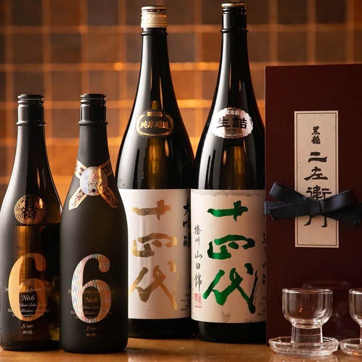 六献 飯田橋のインスタグラム：「. 料理に合うお酒も充実！是非オススメを聞いてください。 お客様にご満足いただけるお店作りを心掛けています。 . . #六献#和食#地酒#夏酒#日本酒大好き#純米酒#日本酒で乾杯#酒スタグラム#和食ごはん#和食好き#和食大好き#日本酒#居酒屋#グルメ#飲み会#宴会#貸し切り#飯田橋#和牛#すき焼き#旬魚#飯スタグラム#飯田橋ディナー#酒#女子会#土鍋#日本食#コース料理#鮮魚#和食レストラン」