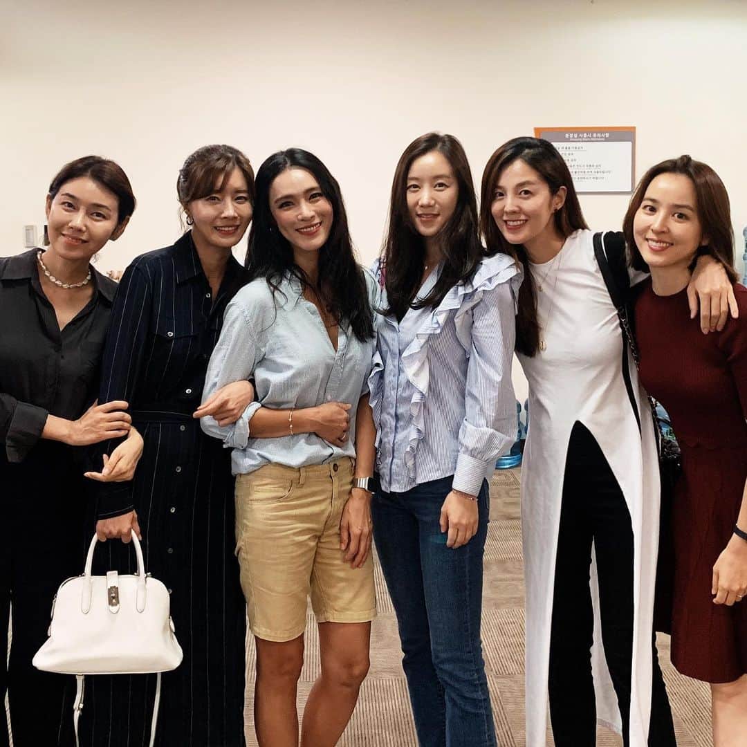 カヒ さんのインスタグラム写真 - (カヒ Instagram)「멋진여자들❤️ 그녀들을 통해 많은것을 보고 듣고 배우며 사는것이 참 감사합니다 😊 공연보러 와줘서 고마워 모두💋 #시티오브엔젤 #kahi_korea」9月12日 12時35分 - kahi_korea
