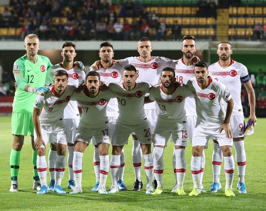 ケナン・カラマンのインスタグラム：「İki önemli galibiyet, yola devam 🇹🇷🙌🏼 #EURO2020  Zwei wichtige Siege 💪🏼」