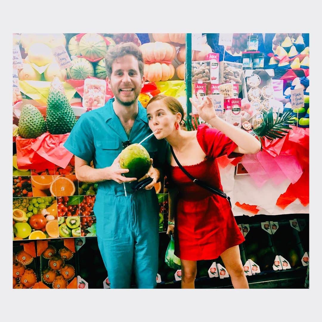 ベン・プラットのインスタグラム：「me & zoey in brazil」