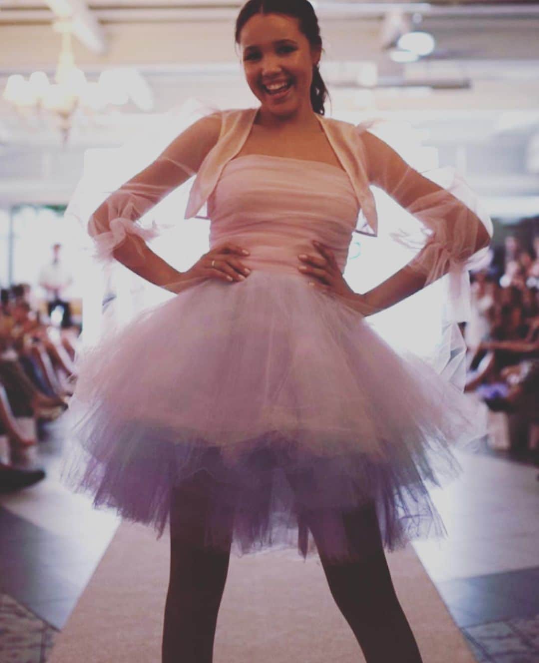 JR・ボーンのインスタグラム：「This past Saturday I had the honor of attending the @gracerosefoundation to raise awareness and funds for #cysticfibrosis and #mentalwellness. The brave and compassionate @gracerosebauer not only continues to share her battle with cystic fibrosis but her acknowledgment with mental struggles. They come from being born with a life threatening illness, and also the everyday mental obstacles that are placed before us all. It was a gift to receive an award from one of my dearest friends, @echriqui and I found myself most grateful to be able to honor GraceRose, and support her initiative in building an app that will offer tools to help all children that are battling with Cystic Fibrosis and any life threatening illness. Along with the support from #childrenshospitalla AND the incredible $153,411 we raised at the event, this life changing app is green lit and the next phase of GraceRose’s initiative is not far off. With much gratitude and love to all who showed up and helped us further GraceRose’s mission, THANK YOU.」