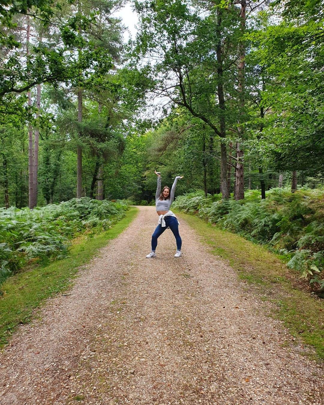 キャサリン・ライオンズのインスタグラム：「Feeling my way through the forest, stopping off at shaggs meadow on the way home.」