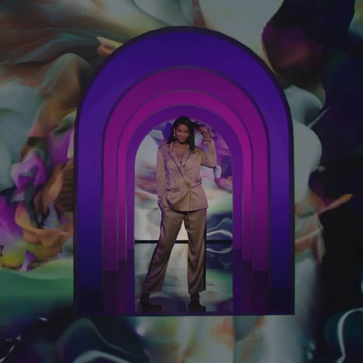 シャネル・イマンのインスタグラム：「Savage✖️Fenty @badgalriri 💗💜💟 Shut it down @annacongdon 🙌🏾」