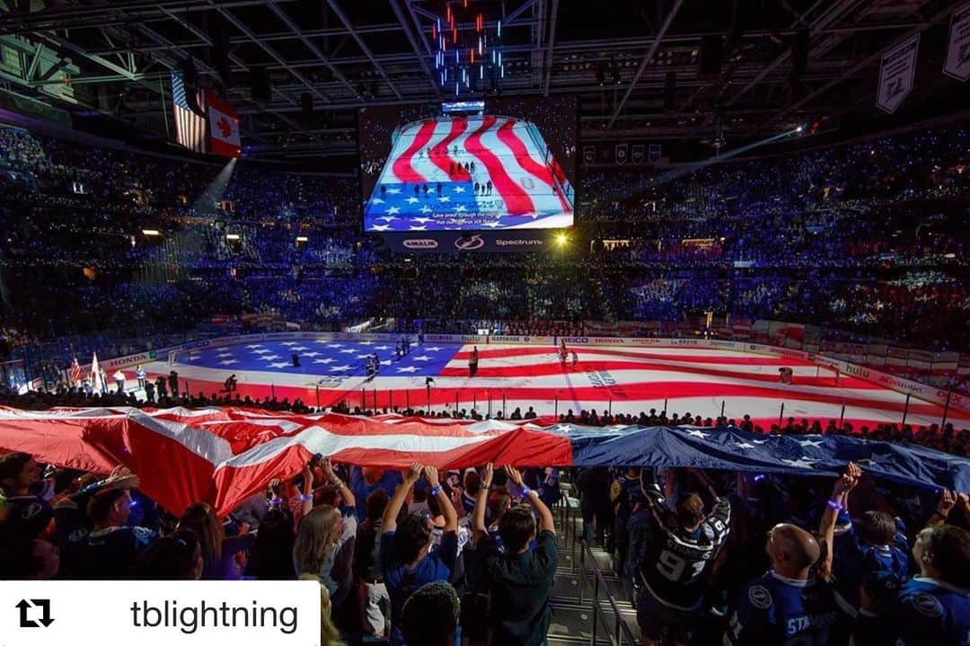 エリン・アンドリューズさんのインスタグラム写真 - (エリン・アンドリューズInstagram)「#Repost @tblightning always. 💙 #neverforget」9月12日 5時02分 - erinandrews