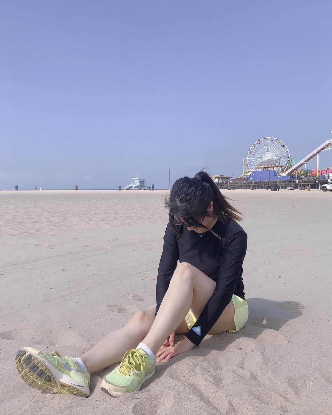 楪望さんのインスタグラム写真 - (楪望Instagram)「Santa Monicaな朝⛱ * Early-morning running☀️👣 ちょっと早起きして、Beach walkへ🏝 * 朝はまだ空気もひんやりしていて、気持ち良かった〜😎✨ * #santamonica #california #beach #beachwalk #running #morning #朝活 #🇺🇸 #🏝 #⛱ #旅先ランニング」9月12日 6時44分 - nozomi_yuzuriha_official