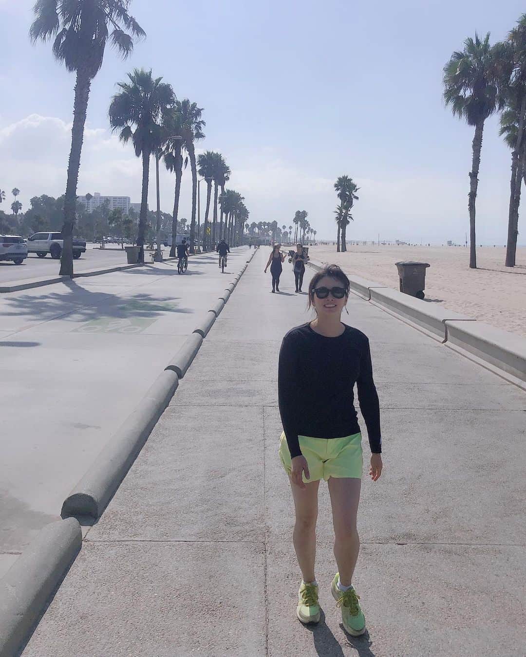 楪望さんのインスタグラム写真 - (楪望Instagram)「Santa Monicaな朝⛱ * Early-morning running☀️👣 ちょっと早起きして、Beach walkへ🏝 * 朝はまだ空気もひんやりしていて、気持ち良かった〜😎✨ * #santamonica #california #beach #beachwalk #running #morning #朝活 #🇺🇸 #🏝 #⛱ #旅先ランニング」9月12日 6時44分 - nozomi_yuzuriha_official