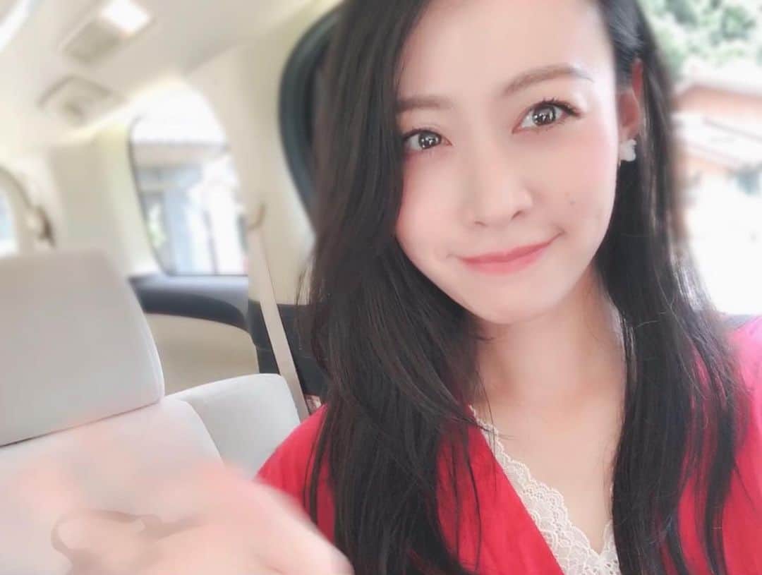 のインスタグラム：「おはようございます！ 写真なのに手を振りながら撮ったから手がブレてる👋笑 . 本日から4日間 #東京ゲームショウ 2019 よろしくお願いします☺️💪🎮💓 . ブース発表はイベント開始後にするよ〜！ 遊びに来られる方は是非声かけてね🎶 . 4日間がんばりますっ😤！ . . . _ #東京ゲームショウ2019 #tgs #tgs2019 #幕張メッセ #ゲーム #ゲーム女子 #ゲーム実況 #ゲーム好き #🎮 #game #like #gamer #gamergirl #おはよう #goodmorning #selfie #follow #followme #followalways #instagood #instalike #instadaily #likeforlikes #likeforfollow」