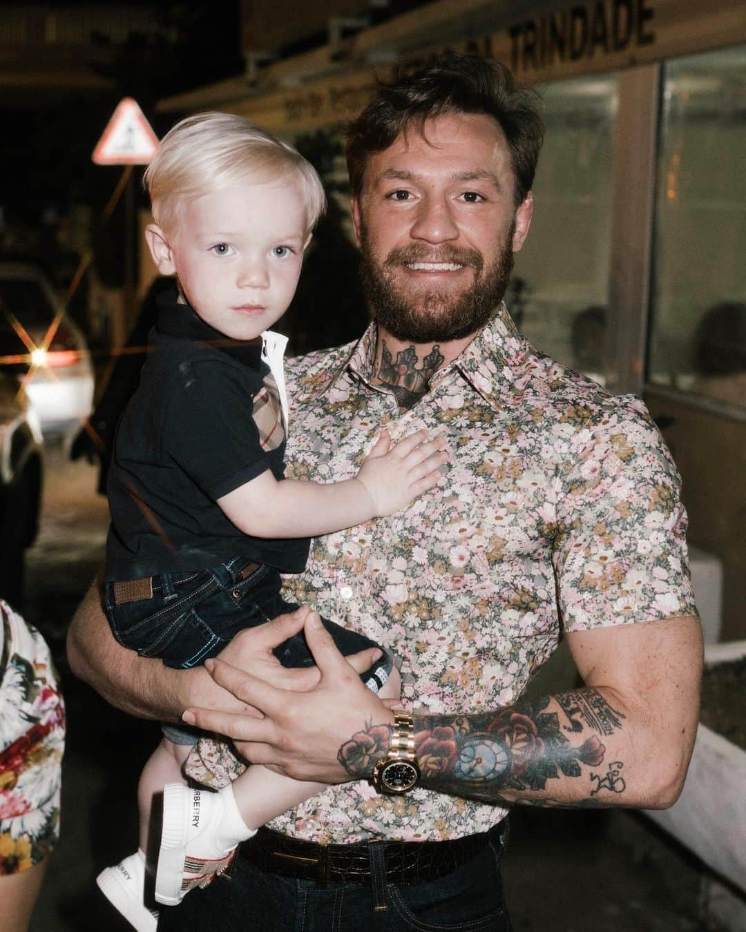 コナー・マクレガーさんのインスタグラム写真 - (コナー・マクレガーInstagram)「Holiday with my champion!  See you guys soon ❤️」9月12日 7時42分 - thenotoriousmma