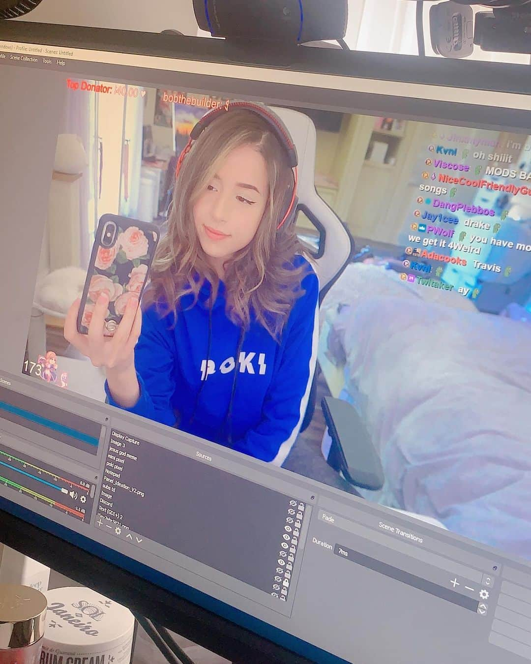 Pokimaneさんのインスタグラム写真 - (PokimaneInstagram)「blueface babyyy 💙☺️ comment a 💙 below for a chance to win this sweater 🥳⁣ ⁣ ⁣ this’ll be my last post about my merch, just wanted to say tysm to everyone that bought something ❤️😭 makes me so happy to see you all getting your items & loving ‘em ^_^ everything is sold out except the hoodies, and I forgot to do a giveaway, so I wanted to give one to someone that comments :) good luck!」9月12日 7時59分 - pokimanelol