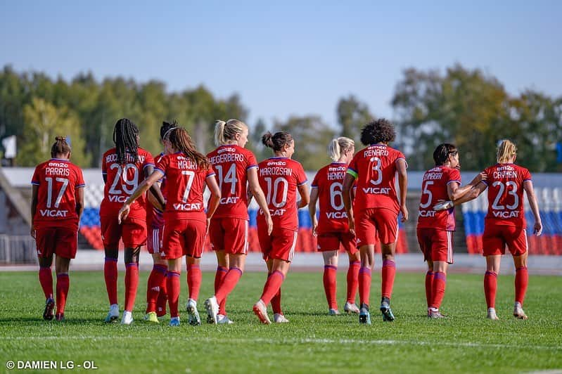 熊谷紗希さんのインスタグラム写真 - (熊谷紗希Instagram)「Victoire 9-0 contre Ryazan🇷🇺 bravo à la team @ol 🔴🔵 Maintenant on se prépare pour le match de dimanche👊🏻 チャンピオンズリーグ1回戦1st LegはロシアのRyazanというチームに9-0で勝ちました👍🏻 バスで3時間、飛行機4時間の旅は遠すぎましたが、無事リヨンに帰宅しました✈️ 早く回復してまたいい準備をしていきたいと思います🙌🏻」9月12日 8時51分 - kumagai1017